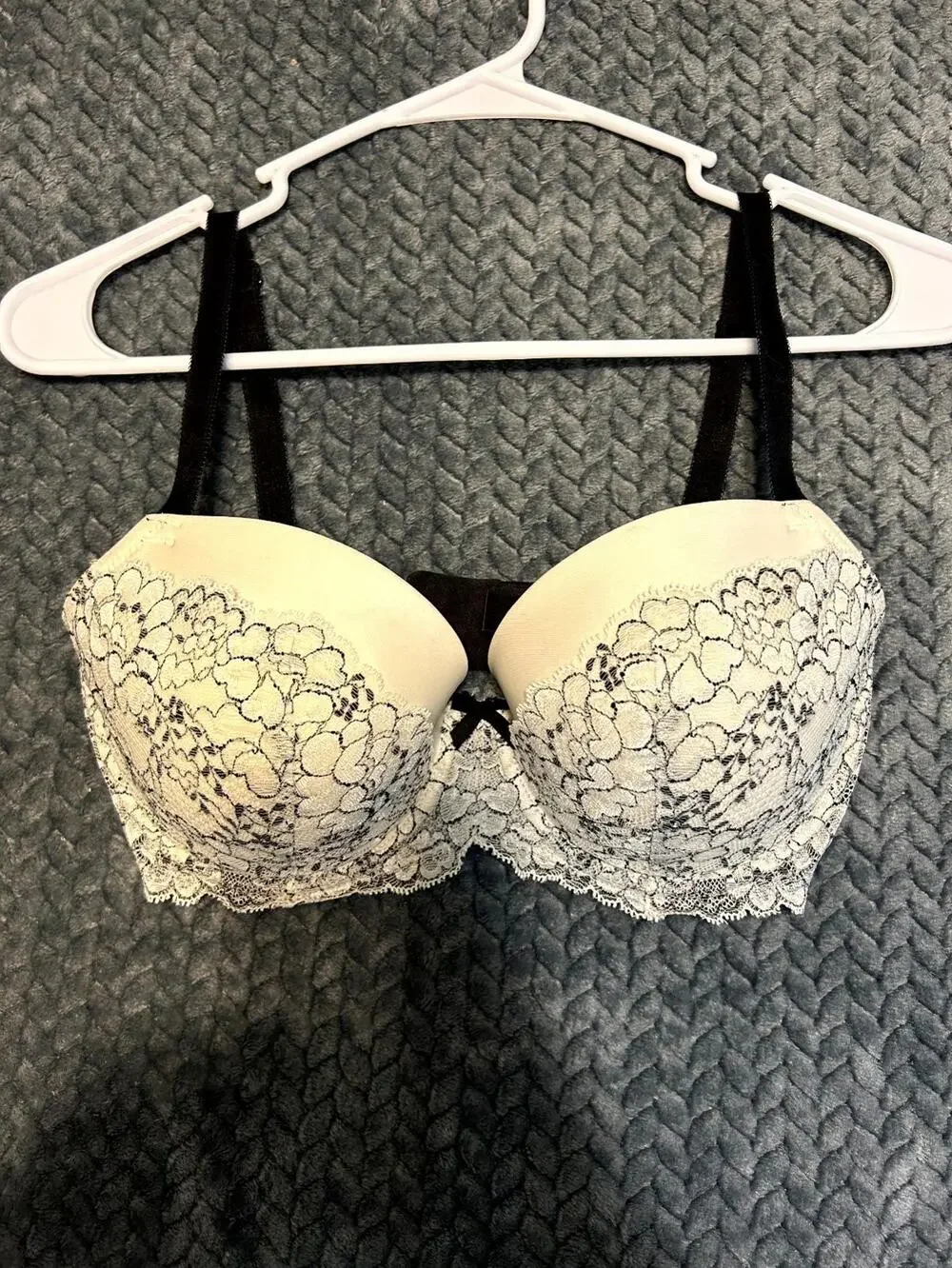 Victoria's Secret Dream Angels Lined Demi Bra Womens 32DDD White Black Lace Trim